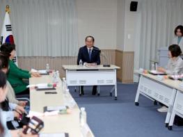강병삼 제주시장, 퇴임 읍면동 새마을부녀회장 감사패 수여 기사 이미지